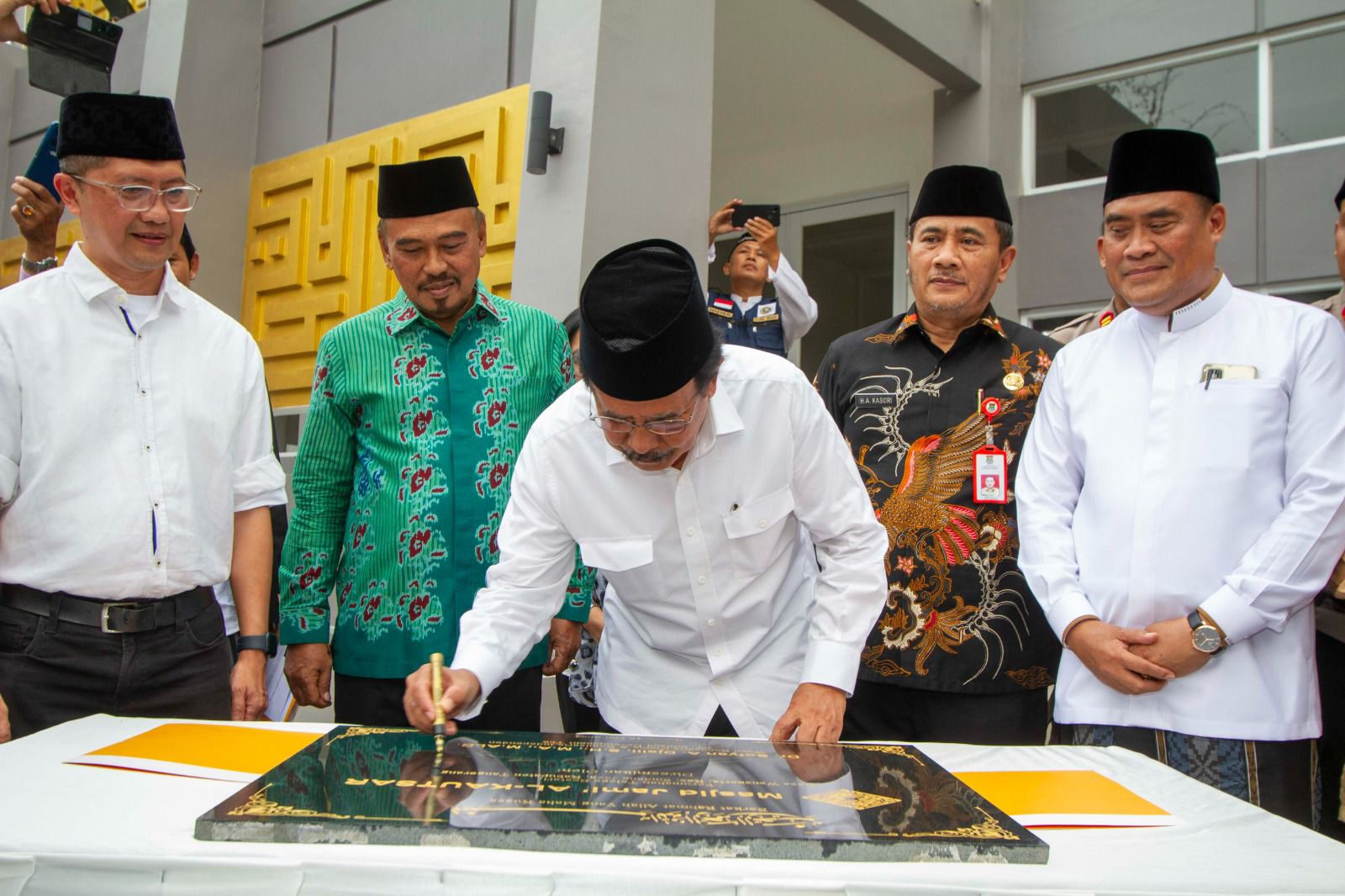 Intiland Resmikan Fasilitas Rumah Ibadah Masjid Jami’ Al-Kautsar di Talaga Bestari